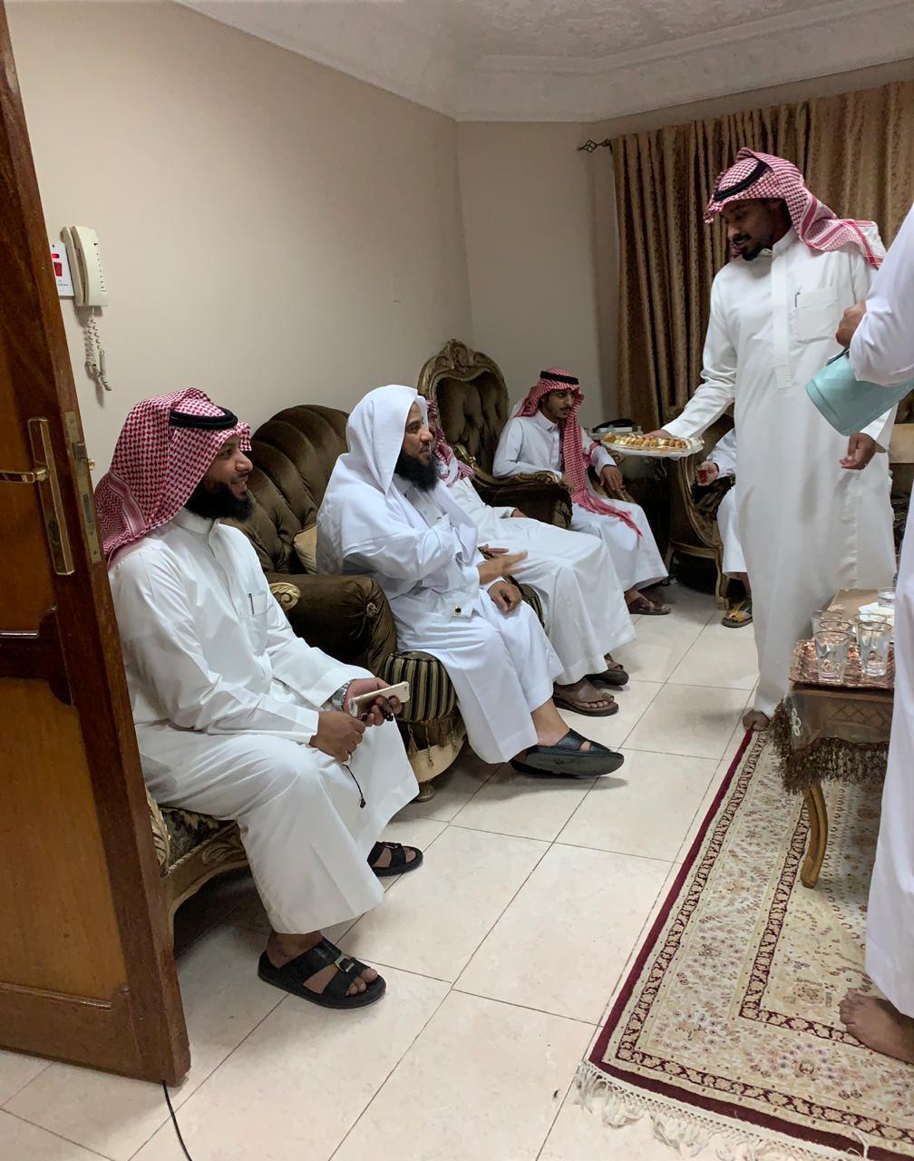 اللقاءات الشهرية لصلة الرحم