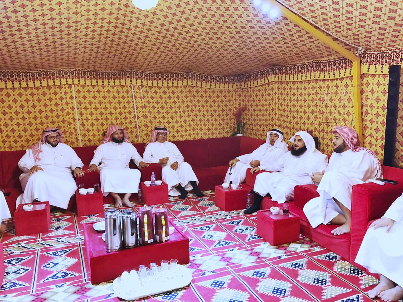 اللقاءات الشهرية لصلة الرحم