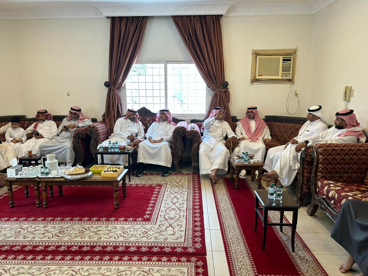 اللقاءات الشهرية لصلة الرحم