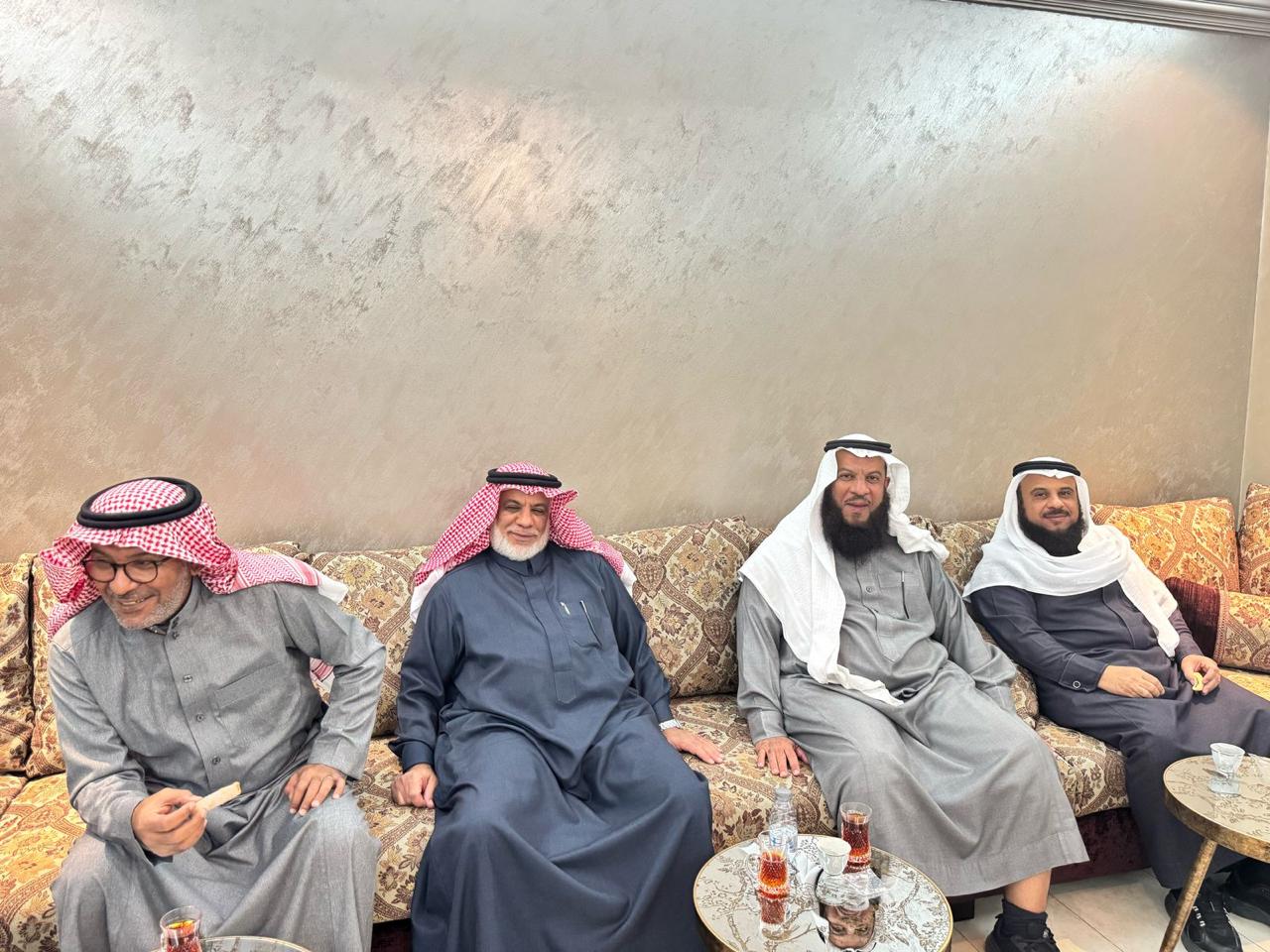 اللقاءات الشهرية لصلة الرحم