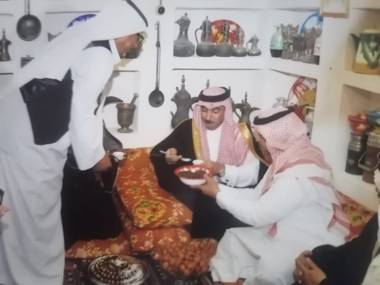صور افتتاح المتحف على يد الأمير عبدالعزيز بن محمد بن فهد بن جلوي آل سعود