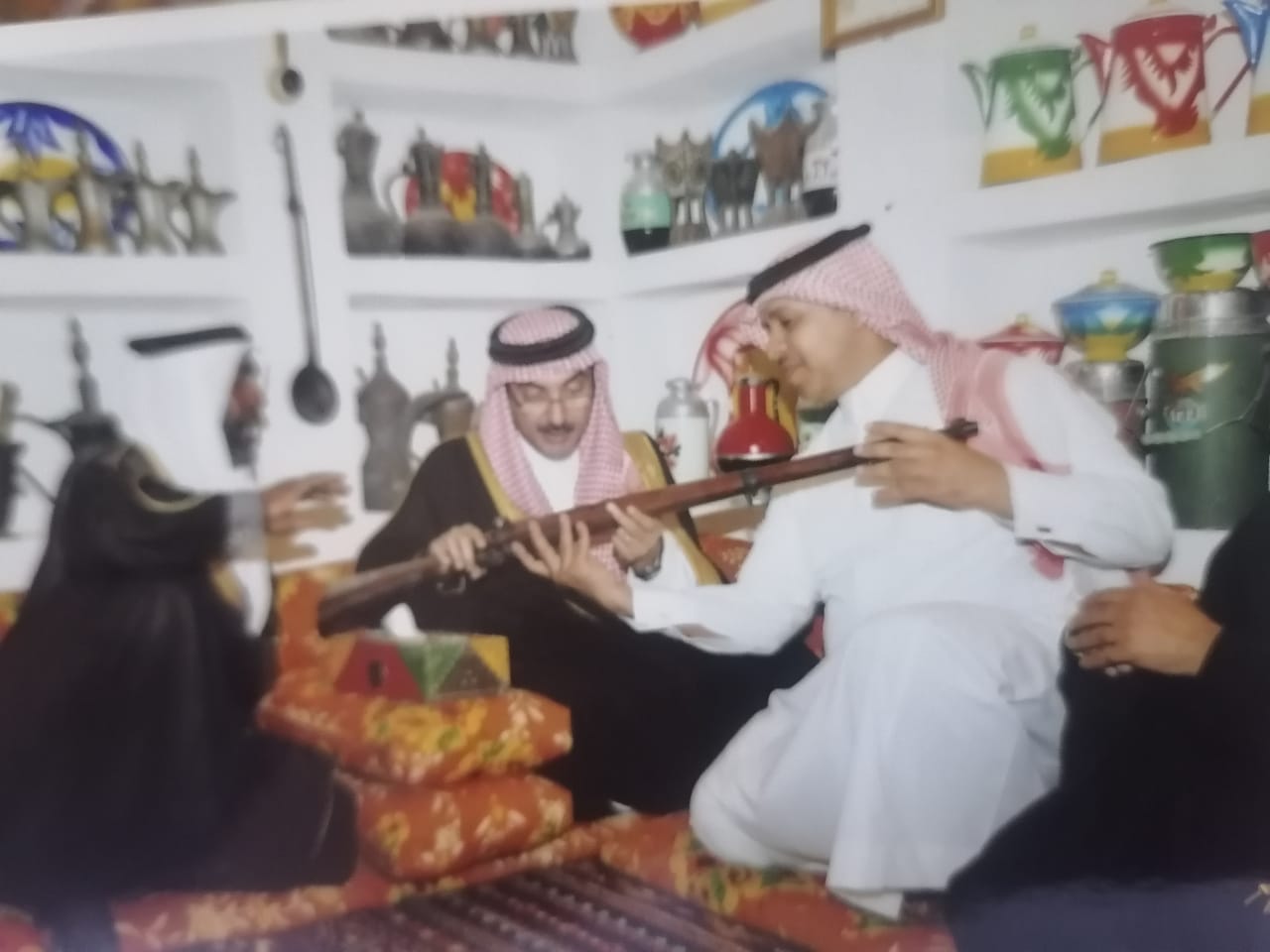 صور افتتاح المتحف على يد الأمير عبدالعزيز بن محمد بن فهد بن جلوي آل سعود