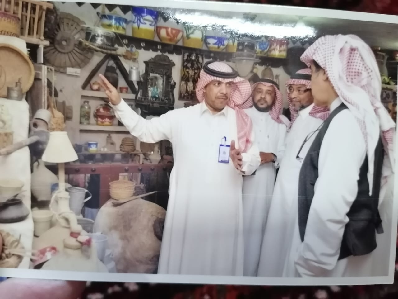 زيارة عميد أسرة العثمان بدولة الكويت، عدنان بن عبداللطيف العثمان، للمتحف.
